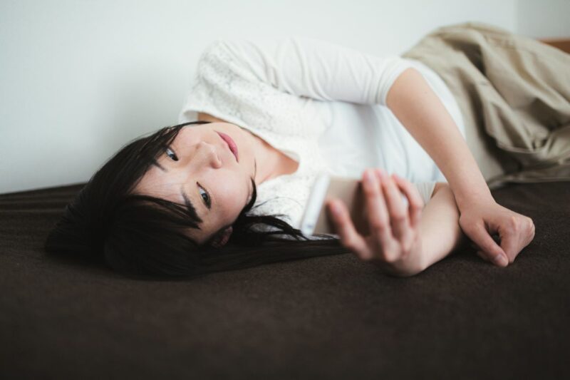 リプ返について考える女性